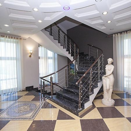 Golden Seconds Hotel Yerevan Exterior photo