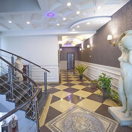 Golden Seconds Hotel Yerevan Exterior photo
