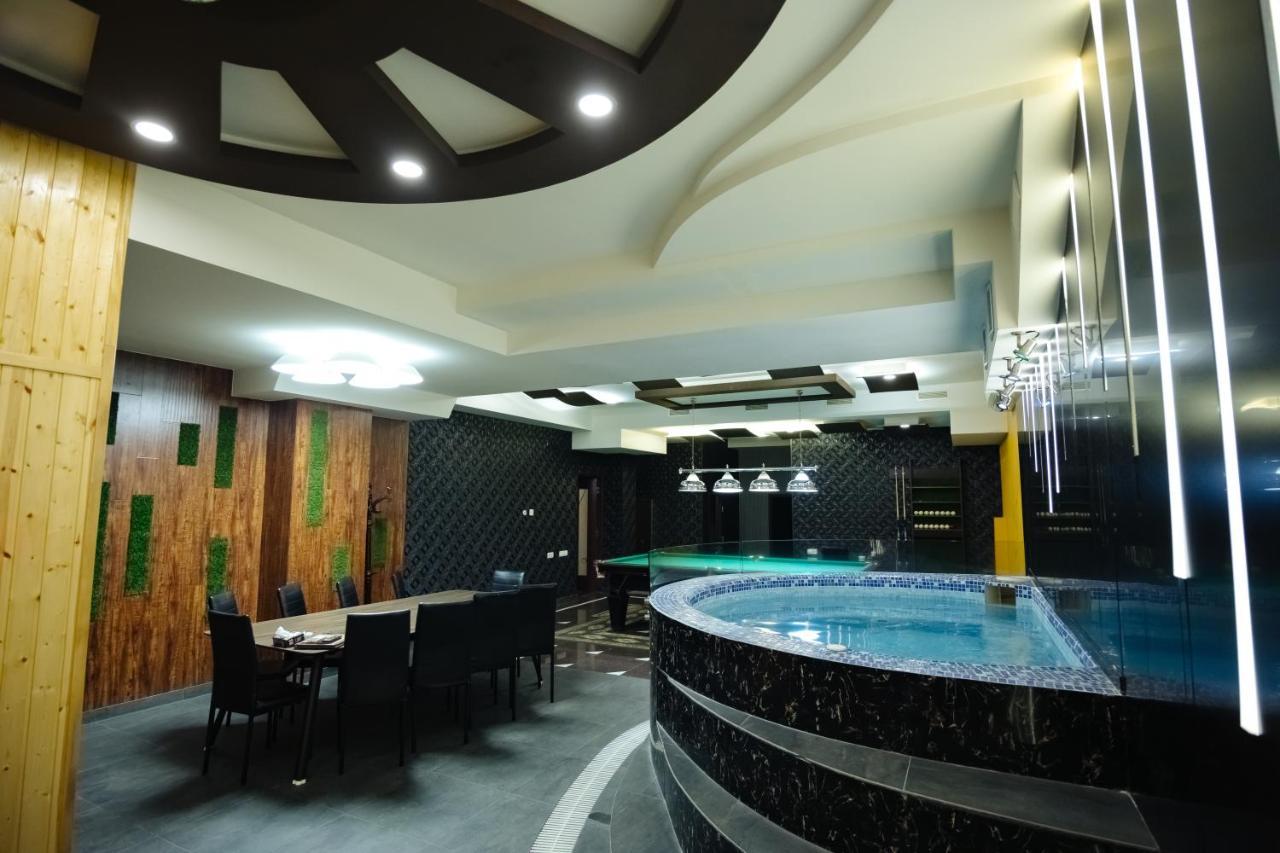Golden Seconds Hotel Yerevan Exterior photo