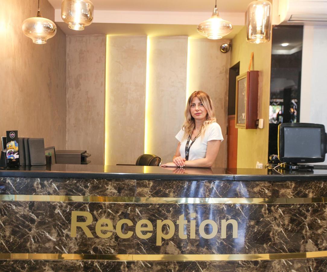 Golden Seconds Hotel Yerevan Exterior photo