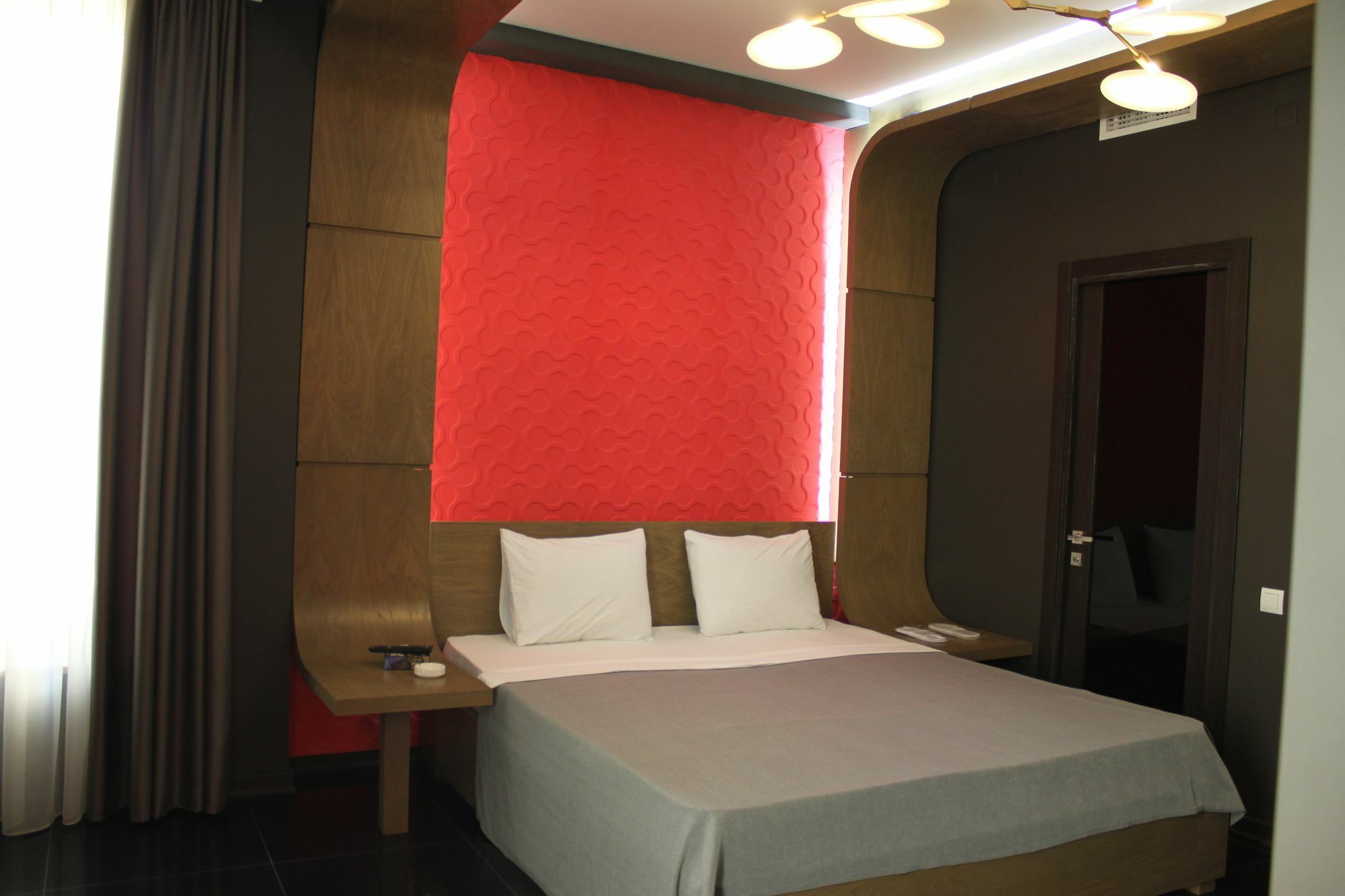 Golden Seconds Hotel Yerevan Exterior photo