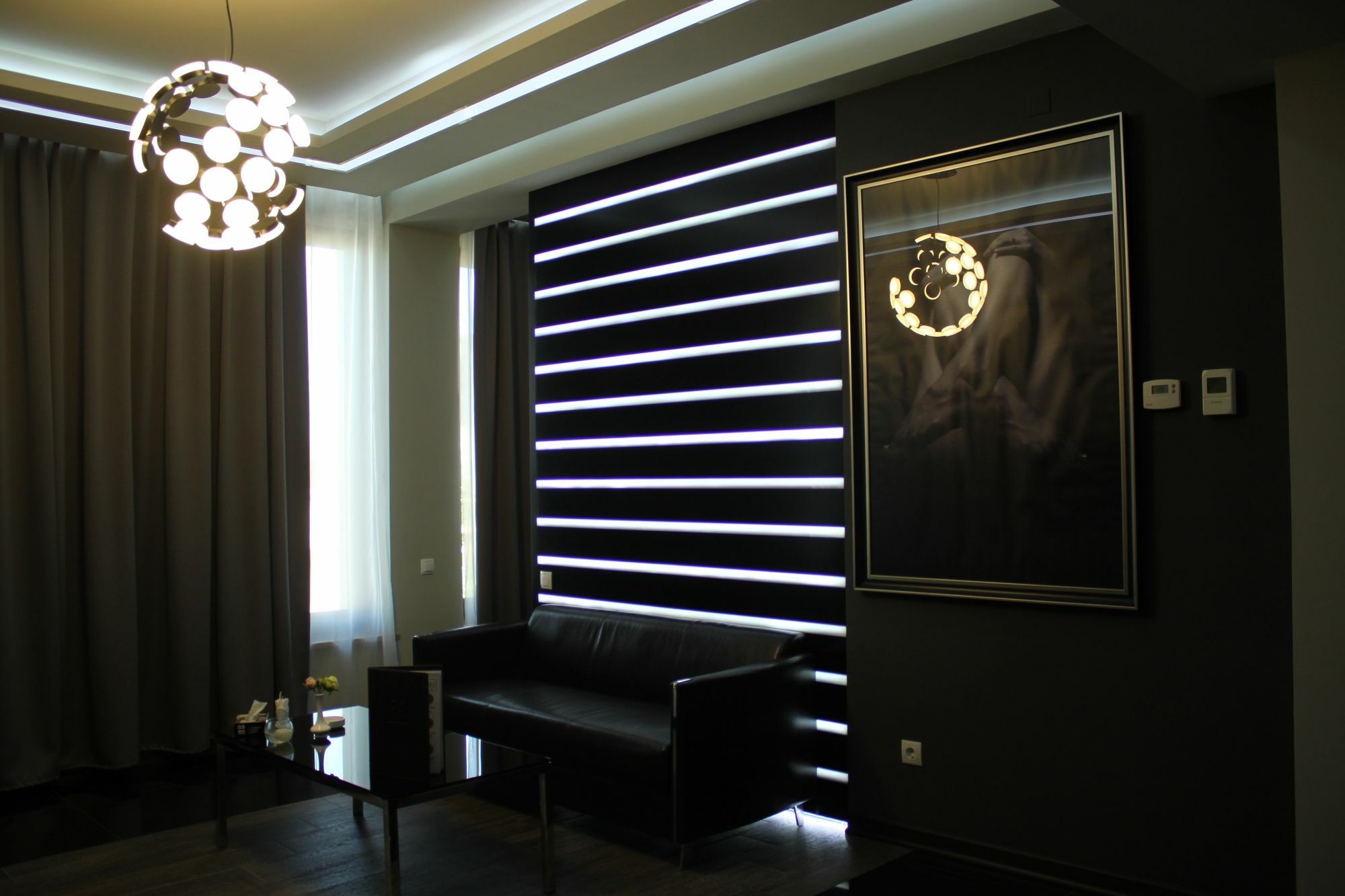 Golden Seconds Hotel Yerevan Exterior photo