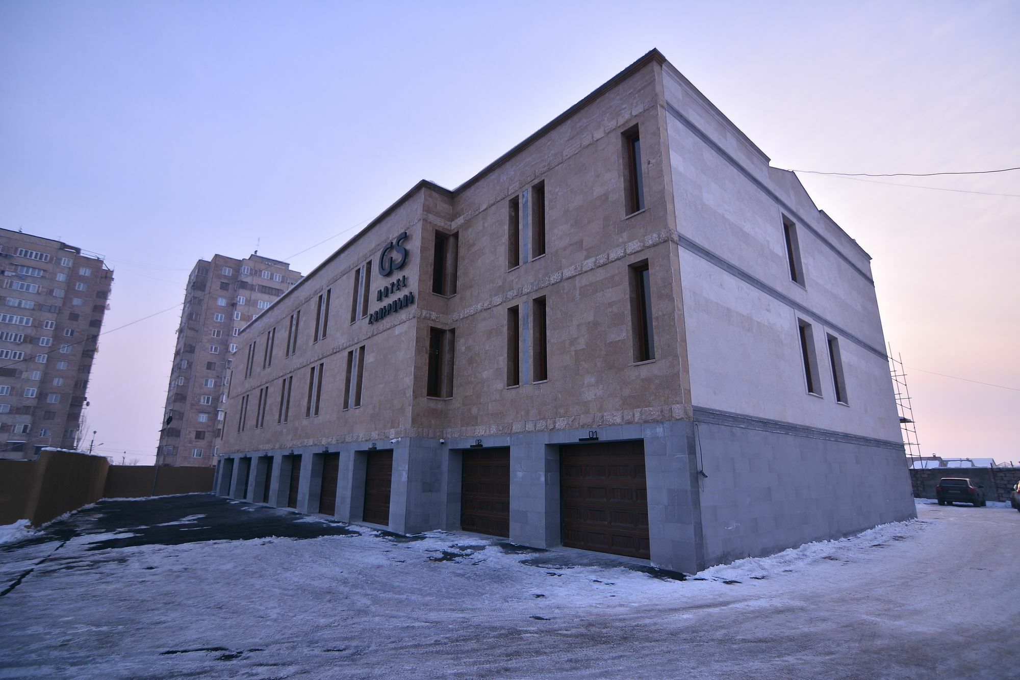 Golden Seconds Hotel Yerevan Exterior photo